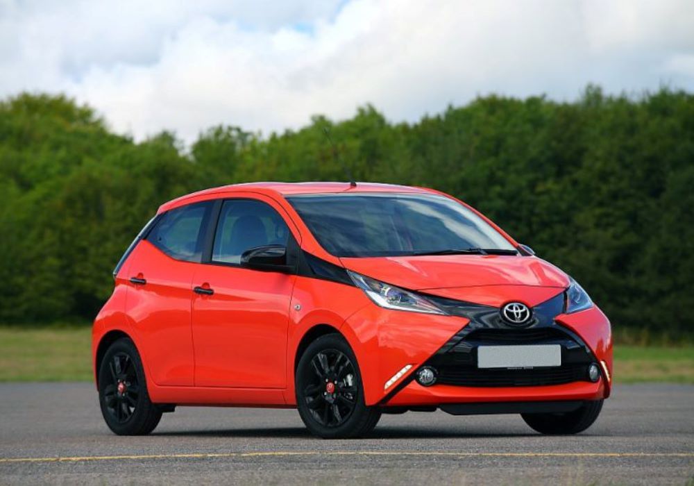 toyota aygo red